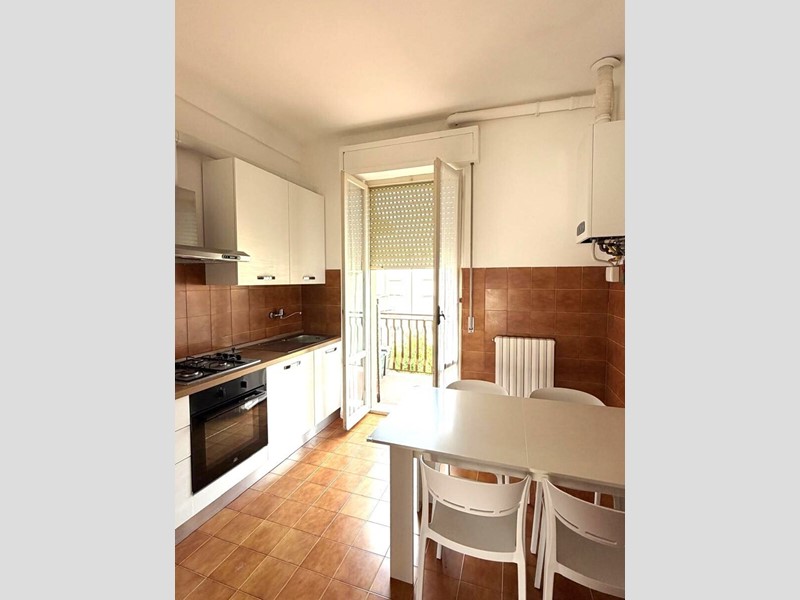 Trilocale in Vendita a Montemarciano, zona Marina Di Montemarciano, 105'000&euro;, 95 m², con Box