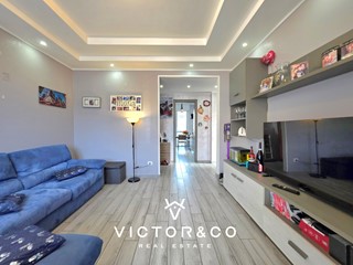 Trilocale in Vendita a Novara, zona Vignale, 90'000&euro;, 84 m², con Box