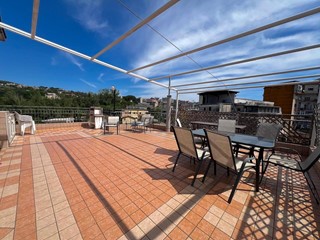 Quadrilocale in Vendita a Napoli, zona Vomero, 480'000&euro;, 130 m²
