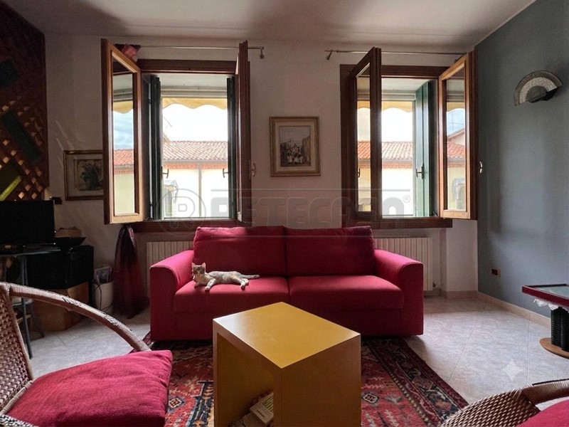 Appartamento in Vendita a Barbarano Mossano, 125'000&euro;, 79 m², con Box