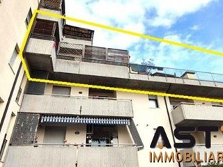 Appartamento in Vendita a Vicenza, 150'000&euro;, 197 m²