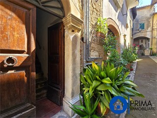 Trilocale in Vendita a Terni, 38'000&euro;, 63 m²