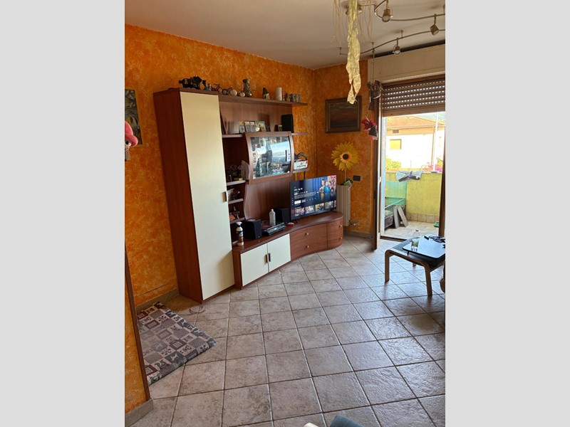 Appartamento in Vendita a Massa, zona Romagnano, 175'000&euro;, 82 m²