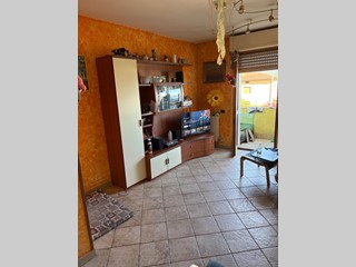 Appartamento in Vendita a Massa, zona Romagnano, 175'000&euro;, 82 m²