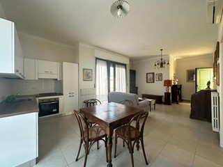 Trilocale in Affitto a Lucca, 1'100&euro;, 75 m², arredato