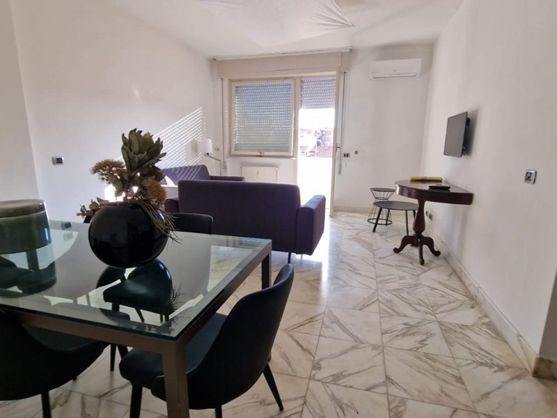 Quadrilocale in Vendita a Carrara, zona Marina di Carrara, 280'000&euro;, 104 m², arredato