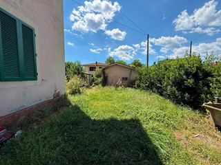 Quadrilocale in Vendita a Lucca, zona Sant'Alessio, 180'000&euro;, 95 m²
