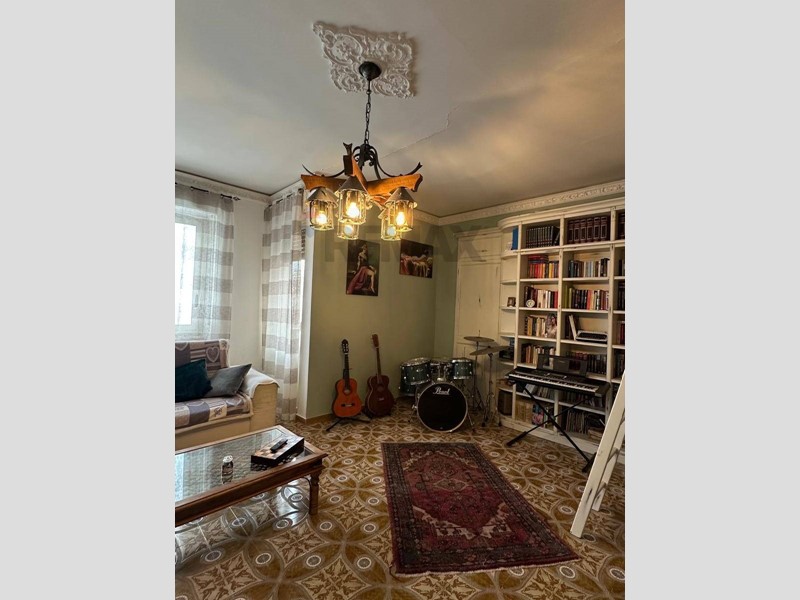Appartamento in Vendita a Bagheria, 80'000&euro;, 130 m²