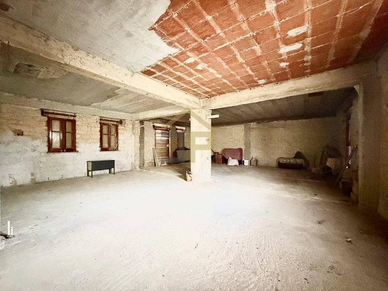 Monolocale in Vendita a Partinico, 60'000&euro;, 290 m²