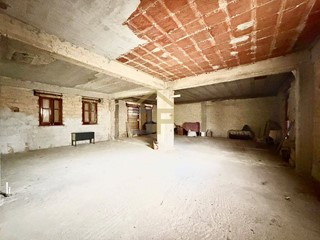 Monolocale in Vendita a Partinico, 60'000&euro;, 290 m²