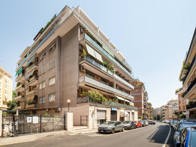 Trilocale in Vendita a Roma, 375'000&euro;, 103 m²