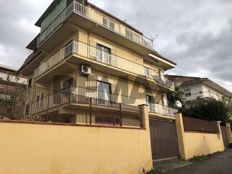 Appartamento in Vendita a Lamezia Terme, 160'000&euro;, 145 m²
