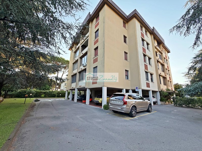 Appartamento in Vendita a Viareggio, 285'000&euro;, 108 m²
