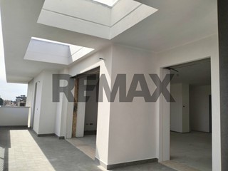 Attico in Vendita a Gallarate, 517'000&euro;, 142 m²
