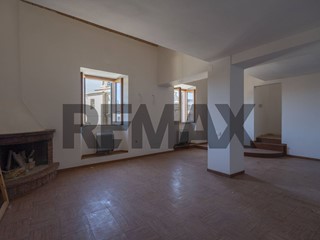 Quadrilocale in Vendita a Cupramontana, 45'000&euro;, 91 m²