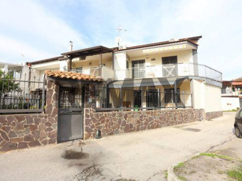 Quadrilocale in Vendita a Napoli, 345'000&euro;, 140 m²