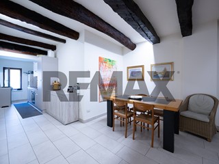 Trilocale in Vendita a Mantova, 180'000&euro;, 139 m²