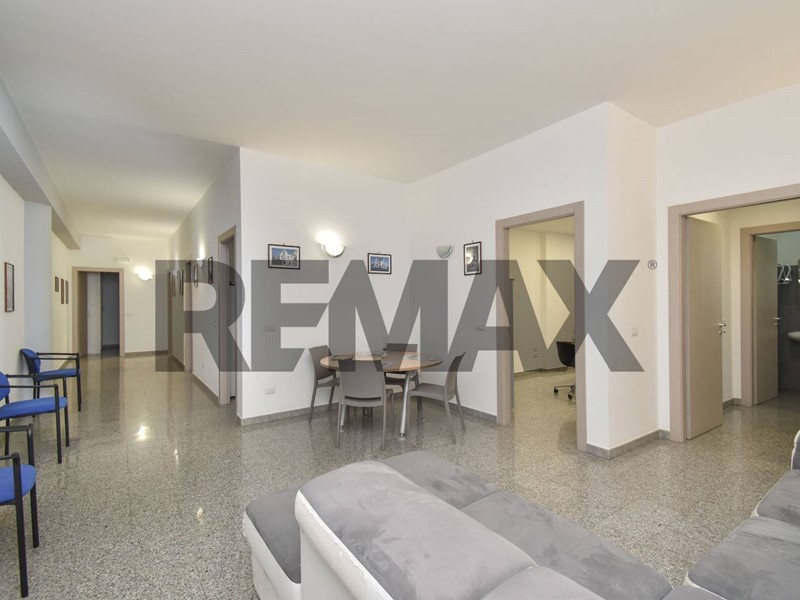 Quadrilocale in Vendita a San Giovanni la Punta, 158'000&euro;, 150 m²