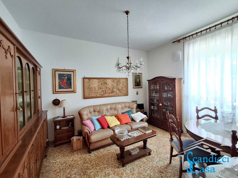 Trilocale in Vendita a Scandicci, 240'000&euro;, 70 m²