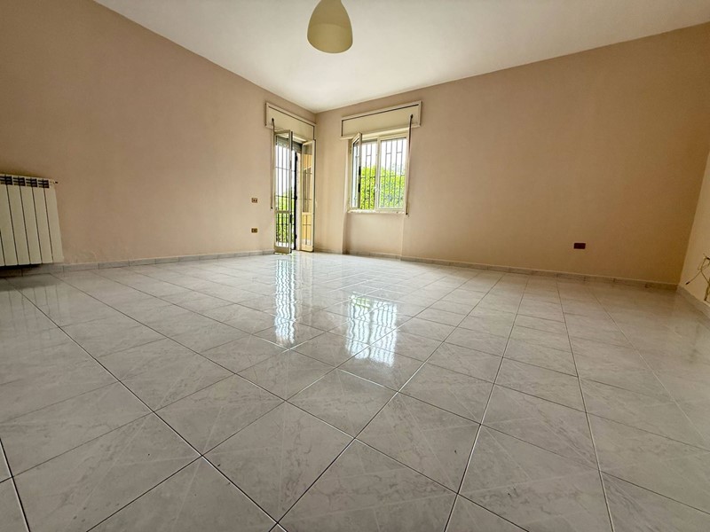 Appartamento in Affitto a Caserta, 650&euro;, 158 m²