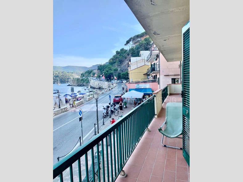 Appartamento in Vendita a Porto Azzurro, 450'000&euro;, 181 m²