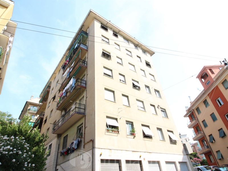 Appartamento in Vendita a Genova, 69'000&euro;, 80 m²