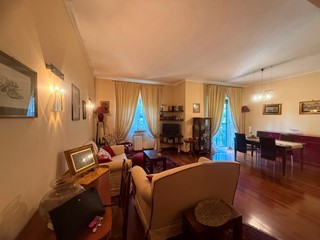 Trilocale in Affitto a Napoli, 1'300&euro;, 91 m², arredato