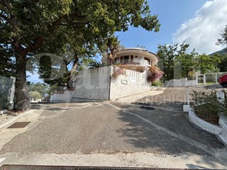 Trilocale in Vendita a Falconara Albanese, 122'000&euro;, 100 m²