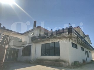 Appartamento in Vendita a Tagliacozzo, 270'000&euro;, 400 m²