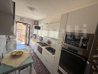 Quadrilocale in Vendita a Erba, 170'000&euro;, 140 m²