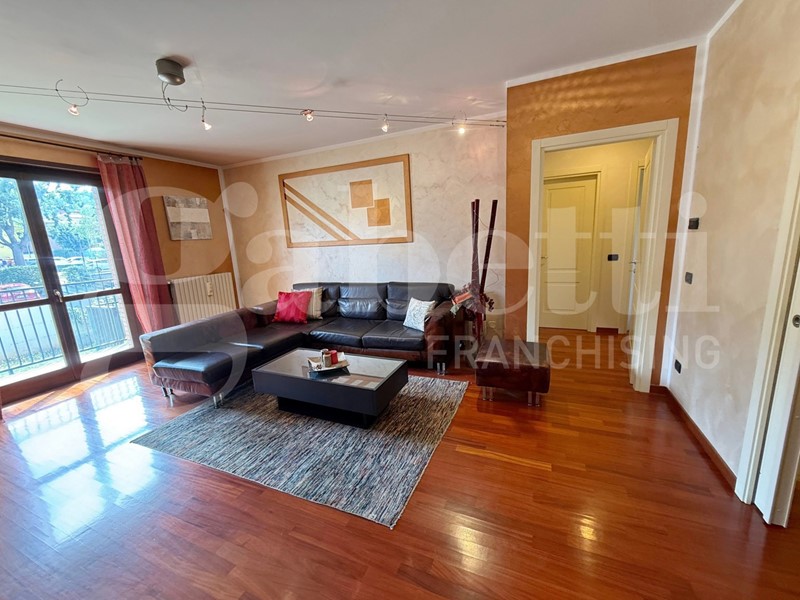 Quadrilocale in Vendita a Bra, 225'000&euro;, 100 m², con Box
