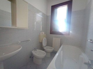 Appartamento in Vendita a Cavarzere, 120'000&euro;, 90 m², con Box