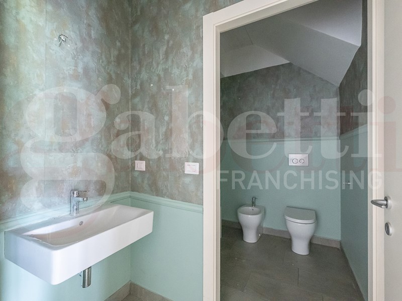 Trilocale in Vendita a Gassino Torinese, 185'000&euro;, 115 m², con Box
