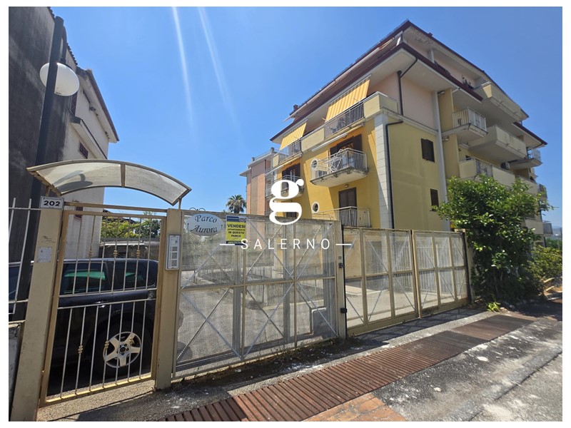 Trilocale in Vendita a Pontecagnano Faiano, 180'000&euro;, 87 m², con Box