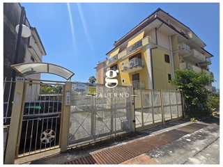 Trilocale in Vendita a Pontecagnano Faiano, 180'000&euro;, 87 m², con Box