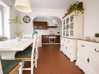 Appartamento in Vendita a Lucca, zona Sud, 275'000&euro;, 154 m²
