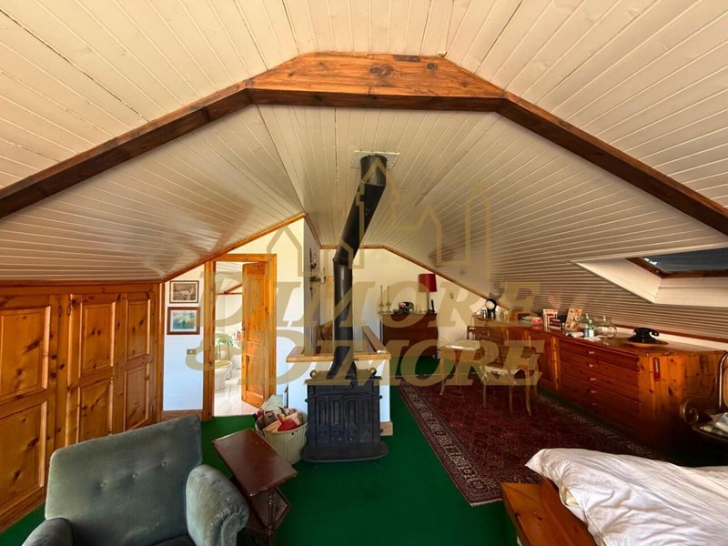 Appartamento in Vendita a Gignese, zona Vezzo, 290'000&euro;, 140 m²