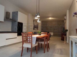 Appartamento in Affitto a Vicenza, 1'300&euro;, 120 m², arredato
