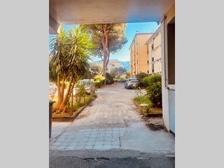 Appartamento in Vendita a Carrara, zona CARRARA PERIFERIA, 180'000&euro;, 110 m², arredato