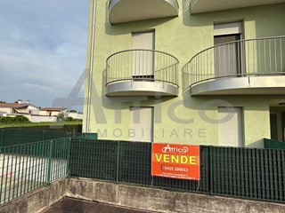 Quadrilocale in Vendita a Rovigo, zona CittÃ, 110'000&euro;, 70 m², con Box