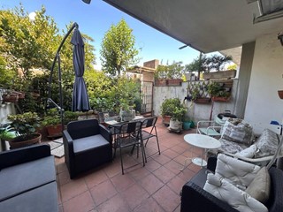 Appartamento in Vendita a Guidonia Montecelio, zona Collefiorito, 230'000&euro;, 165 m²