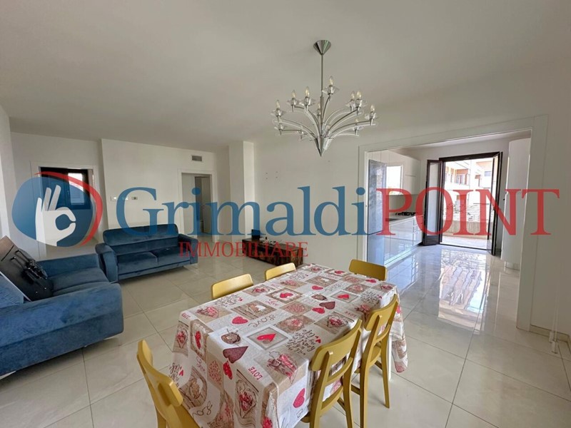 Appartamento in Affitto a Lecce, 1'500&euro;, 118 m², con Box