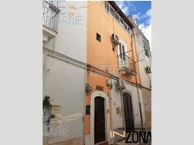 Trilocale in Vendita a Gioia del Colle, 33'750&euro;, 115 m²