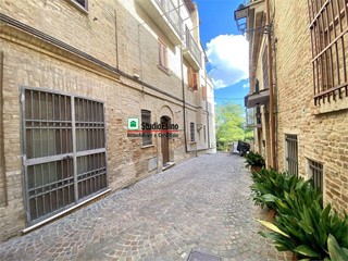 Trilocale in Vendita a Corropoli, 73'000&euro;, 107 m²