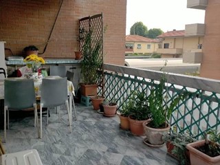 Bilocale in Vendita a Carrara, zona Marina di Carrara, 245'000&euro;, 60 m², arredato