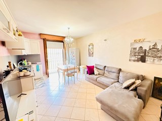 Trilocale in Vendita a Poggio Rusco, 99'000&euro;, 74 m²