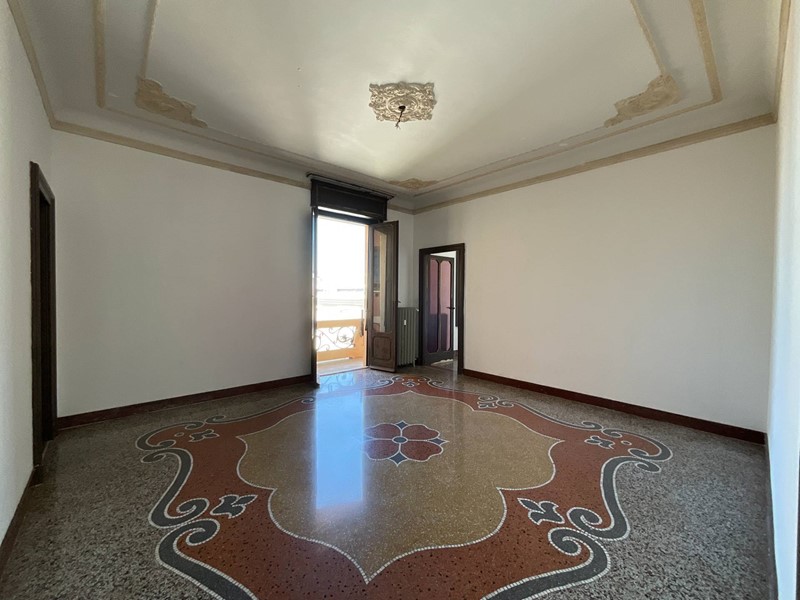 Appartamento in Vendita a Savona, 290'000&euro;, 160 m²