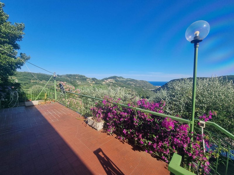 Quadrilocale in Vendita a Finale Ligure, 380'000&euro;, 111 m²