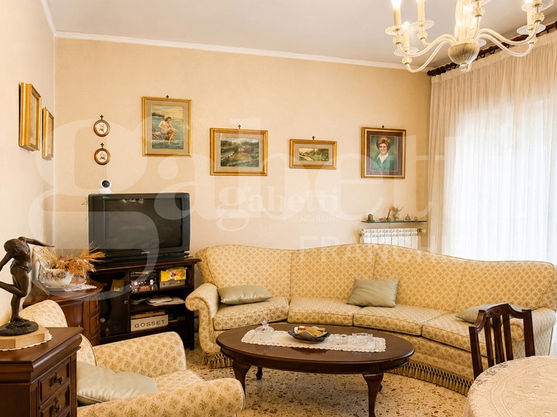 Trilocale in Vendita a Napoli, 350'000&euro;, 90 m²