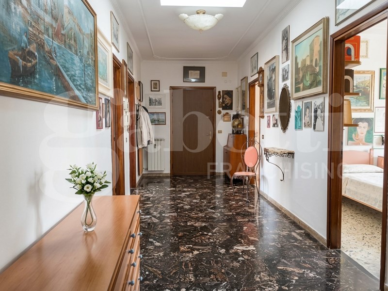 Appartamento in Vendita a Chioggia, 185'000&euro;, 130 m², arredato